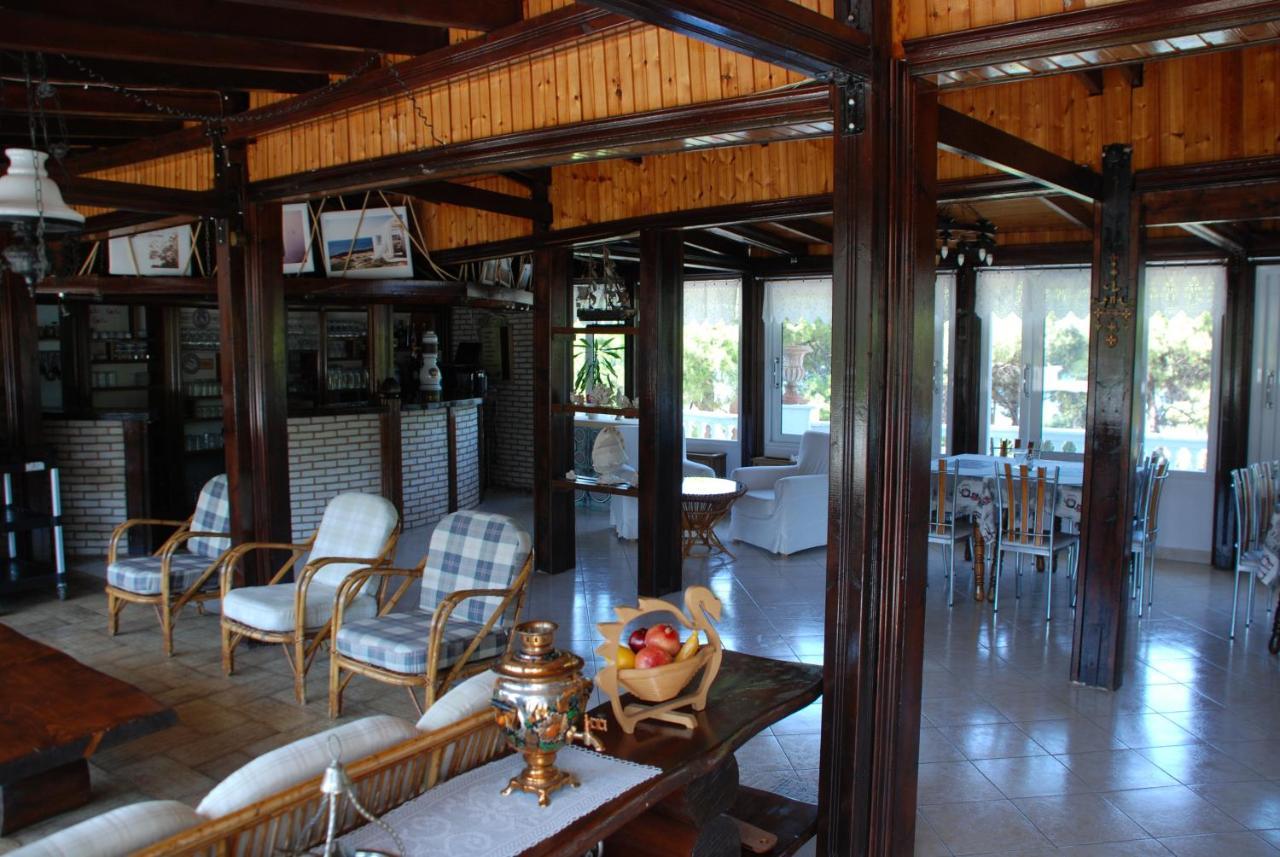 Diaporos Hotel Вурвуру Экстерьер фото